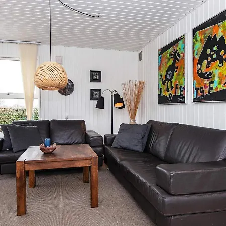 Holiday home Lxii